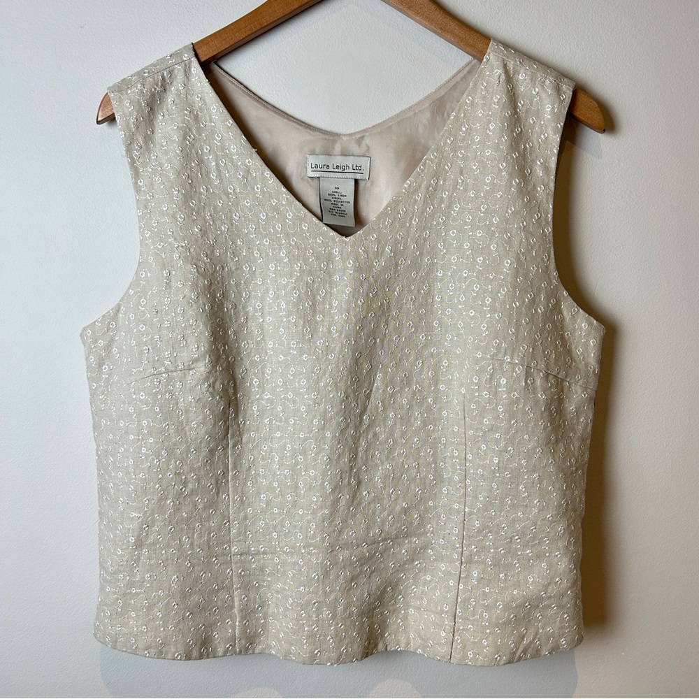 Vintage 90’s Cream Floral Textured V-Neck Sleeveless Top w/ Side Zipper